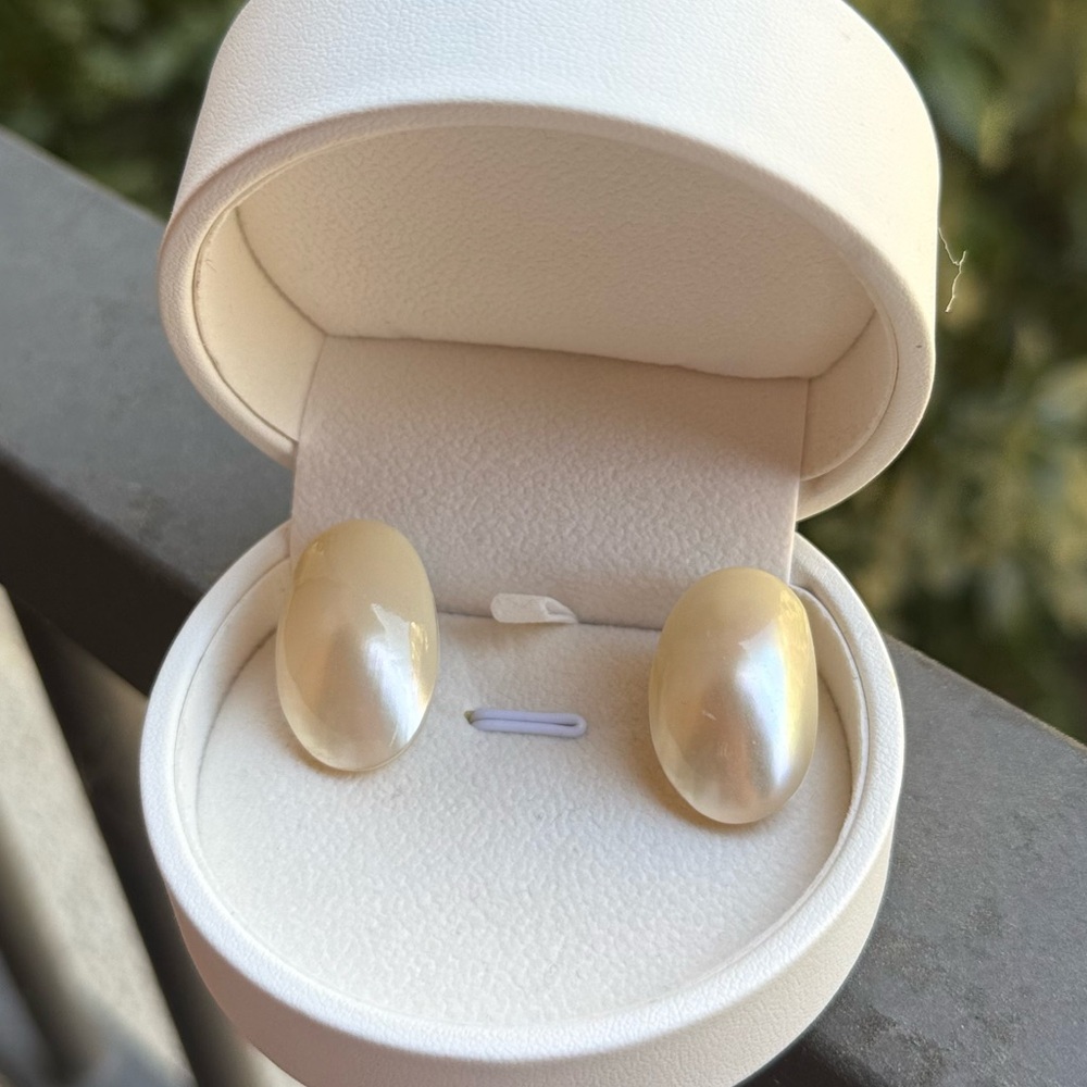 Classic Beauty — Button Pearl Earrings